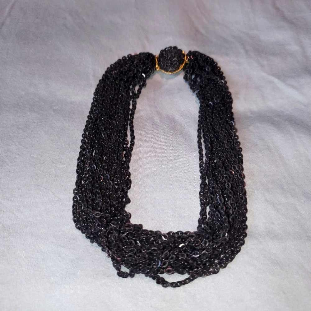 BEAUTIFUL BLACK CHOKER NECKLACE